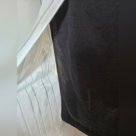 Oblique Creations Italy Black and White Asymmetrical Palm Tree Top. Size Small - Picture 5 of 9